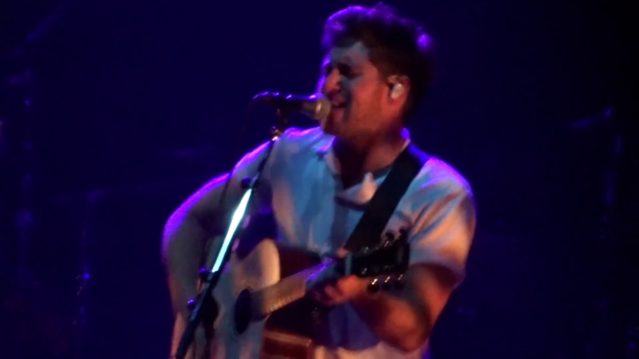 NIALL HORAN - Dancing in the Dark (cover) in Melbourne, Australia 2018