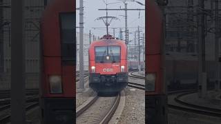 1016 zieht und 1116 schiebt den Rjx in den Linz/Donau Bahnhof๐คฉ#oebb #obb #rjx #rj #trainspotting 1016 zieht und 1116 schiebt den Rjx in den Linz/Donau Bahnhof๐คฉ#oebb #obb #rjx #rj #trainspotting