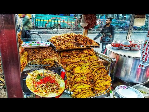 This man sells extremely tasty Egg Maggi recipe - YouTube
