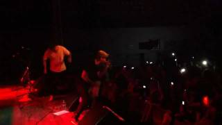 Oveous Maximus &amp; Akil Dasan perform Us3 &amp; Brook Yung&#39;s &quot;Gotta Get Out Of Here&quot; Live at Stodola Club