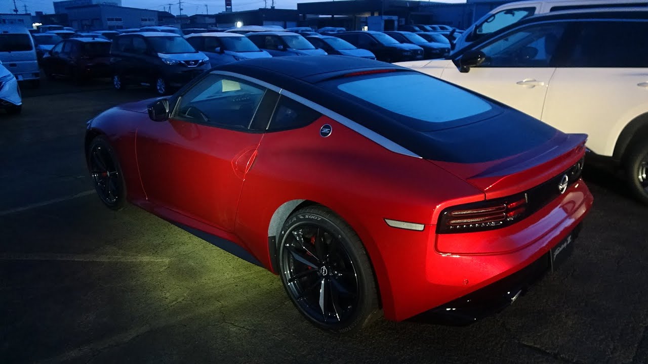 新型フェアレディZ35発見!!【廃車?新車?草ヒロ(草ムラのヒーロー)?】 - YouTube