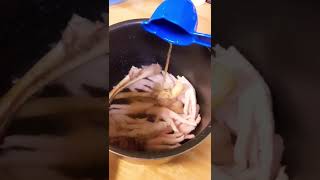 Celebrity Chicken feet can reduce your wrinkles! Make affordable bone broth ✨ Profile