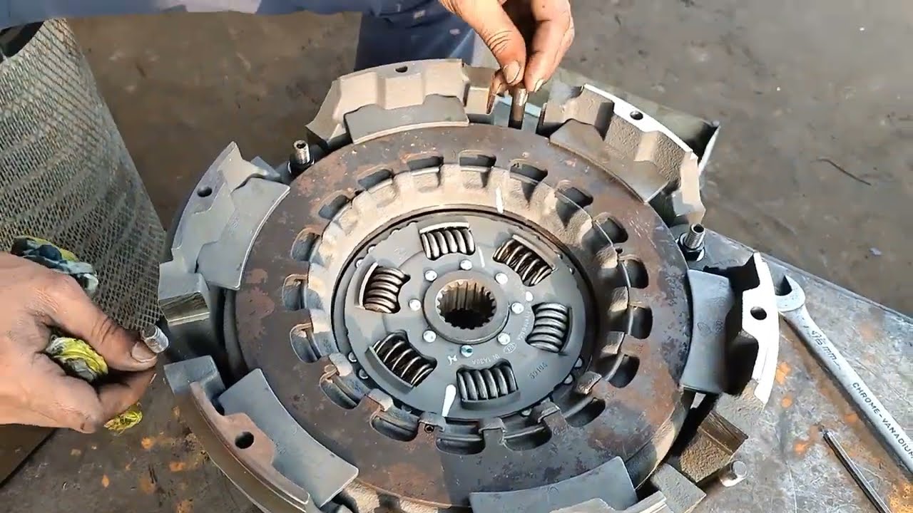 JOHNDEERE 5310 🚜(2009 MODEL) DOUBLE CLUTCH FITTING FULL INFORMATION 👍🏻#johndeere #tractor#trending