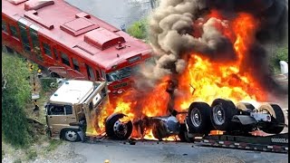 NEAR MISS 2024 GIANT TRUCK CAR CRASHING DRIVERS IDIOT IN LOGGING TRUCKS DRIVING FAILS CROSSING RIVER