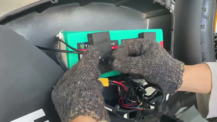 [Hidoes B3]  How to Install  the Battery