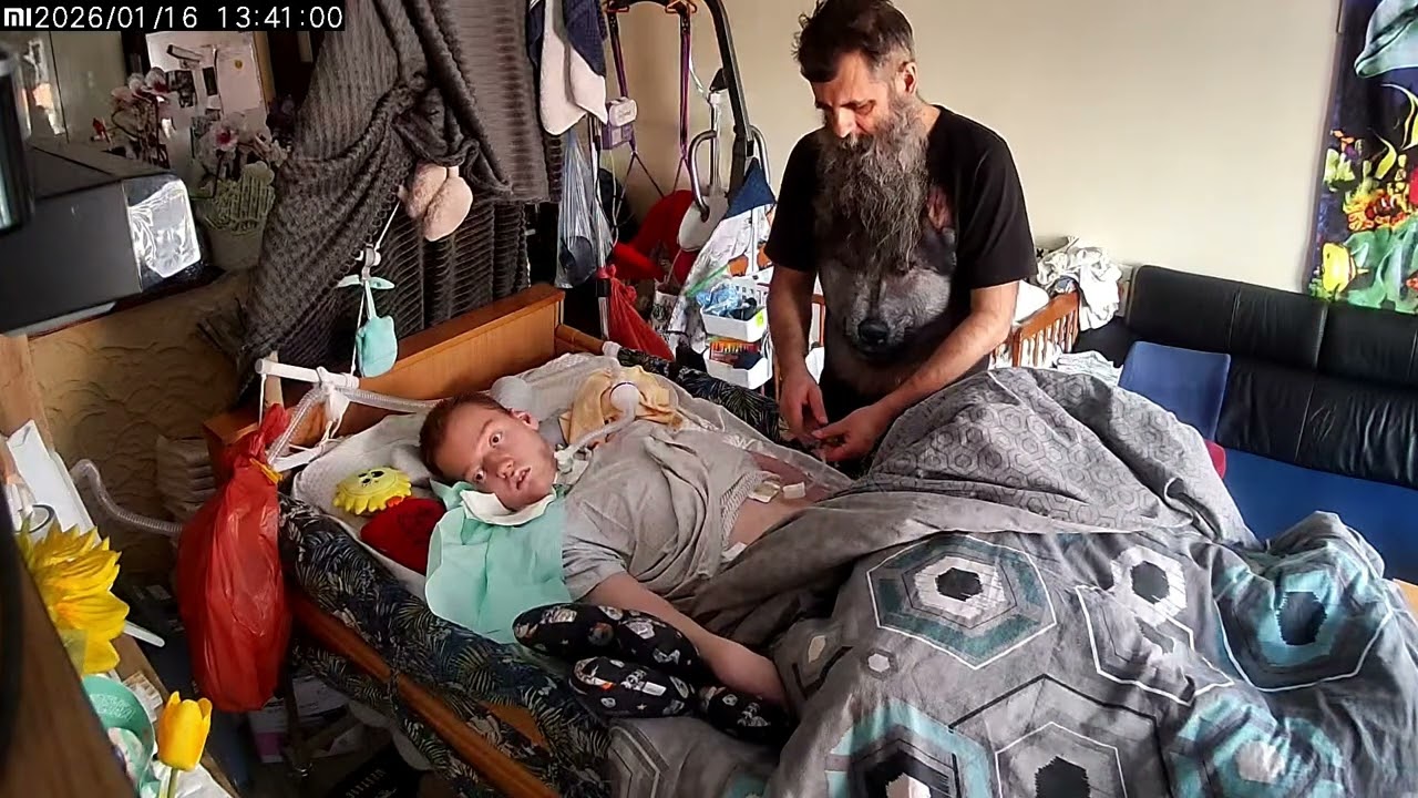 Całodobowa pielęgnacja-opieka nad Adriankiem z Zespołem Retta 