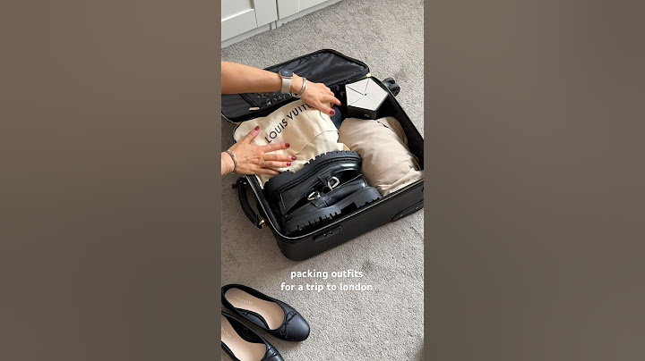 Packing for a london staycation. 🫶🏼