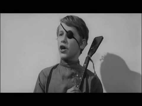 мамочка из республики шкид. по приютам я с детства скитался. у кошки четыре ноги вход выход земля. песня у кошки четыре. республика шкид у кошки 4 ноги.