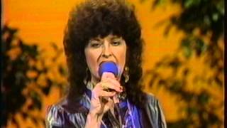 Leona Williams ~ Guitar Pickin Song