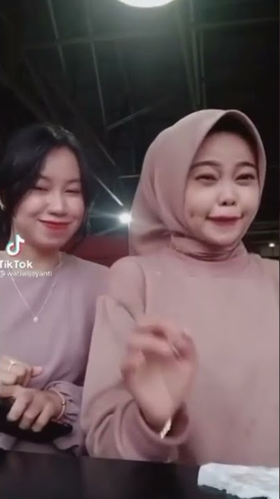 mbak hijab pamer lesung Pipit viral tik tok