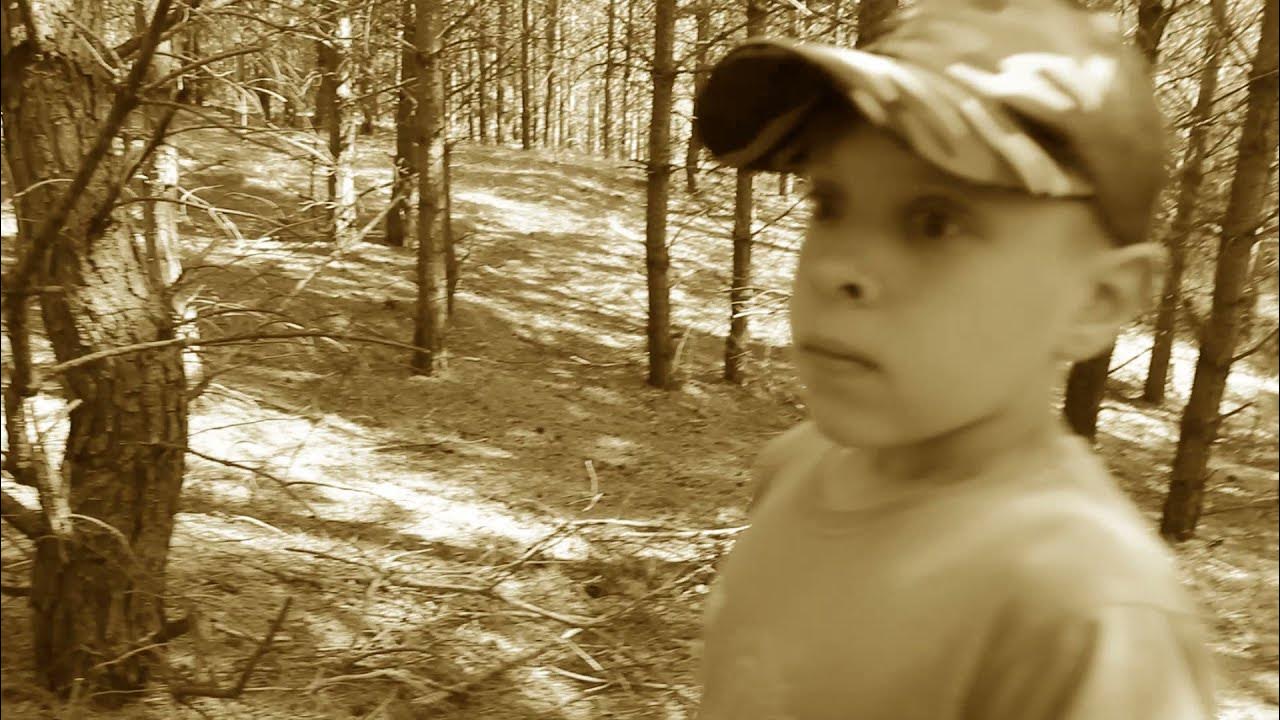 Клоун маньяк макс ващенко. Макс ващенко маньяк в лесу. Братики против безголового мальчика. Lavrensem леня. Лавренсем бомж олег.