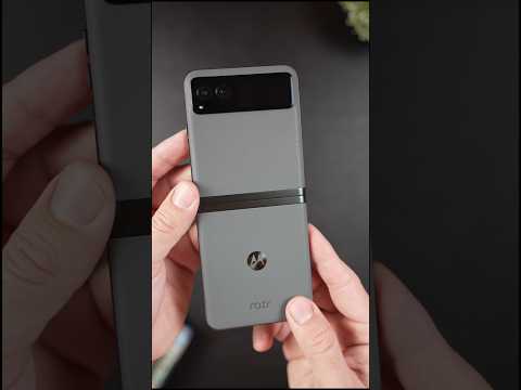 📦 New Moto RAZR Unboxing 📦 - Is This Your Next?