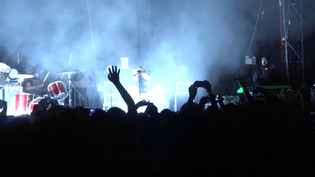 CRYSTAL CASTLES @ C. C. Barranco - Lima, Perú (29.05.2016)