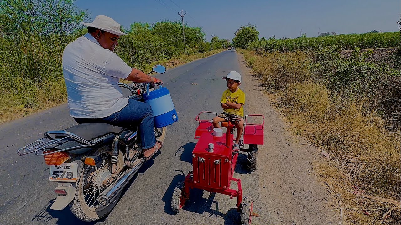 tractor मधून धूर निघाल्याने पेट्रोलमध्ये oil मिक्स केले 🫢