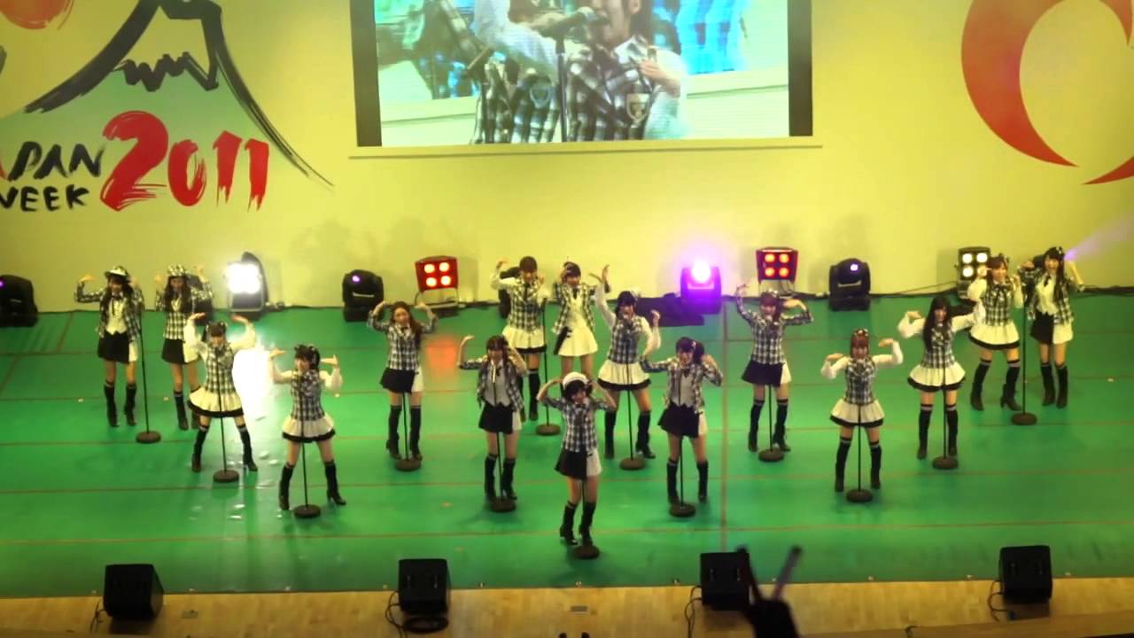 AKB48_HEAVY ROTATION LIVE IN SHANGHAI - YouTube