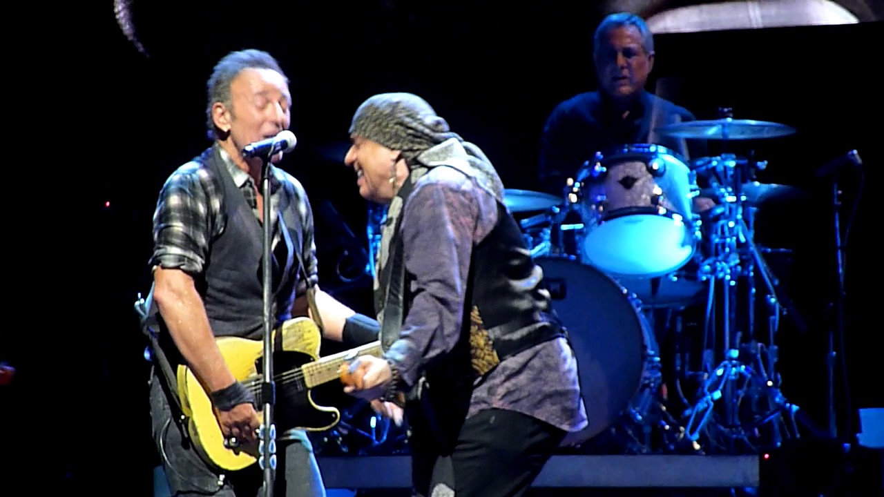 You Can Look But You Better Not Touch Bruce Springsteen Perth Arena