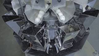 Фасовка моцареллы на дозаторе AMATA KATE-210-R