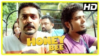 Honey Bee Latest Malayalam Movie Scenes | Bhavana's brothers chase Asif Ali | Baburaj attacked
