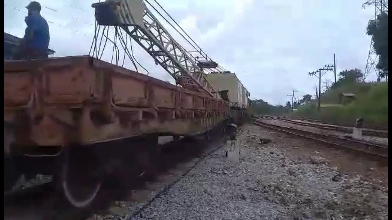 Loco G8 50925 switching a work train at Enlace Gas in Havana! Later seen by Los Elevados! Nov 2020!