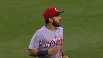 CIN@PIT: Suarez makes a diving stop to end the inning