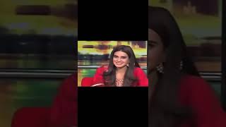 Celebrity Anchor make fun of Iqra aziz short height see how he discomfort iqra in live show Wealth