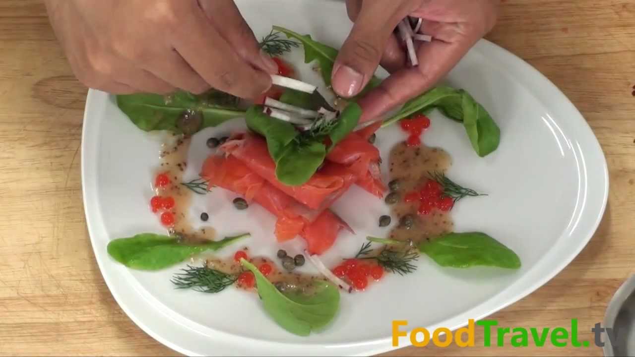 สลัดแซลมอนรมควัน Smoked Salmon Salad