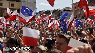 Hundreds of thousands protest Poland’s right-wing government