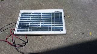 5V 2.5W vs 12V 10W Solar Panel (DIY Solar Charger Test/Review)