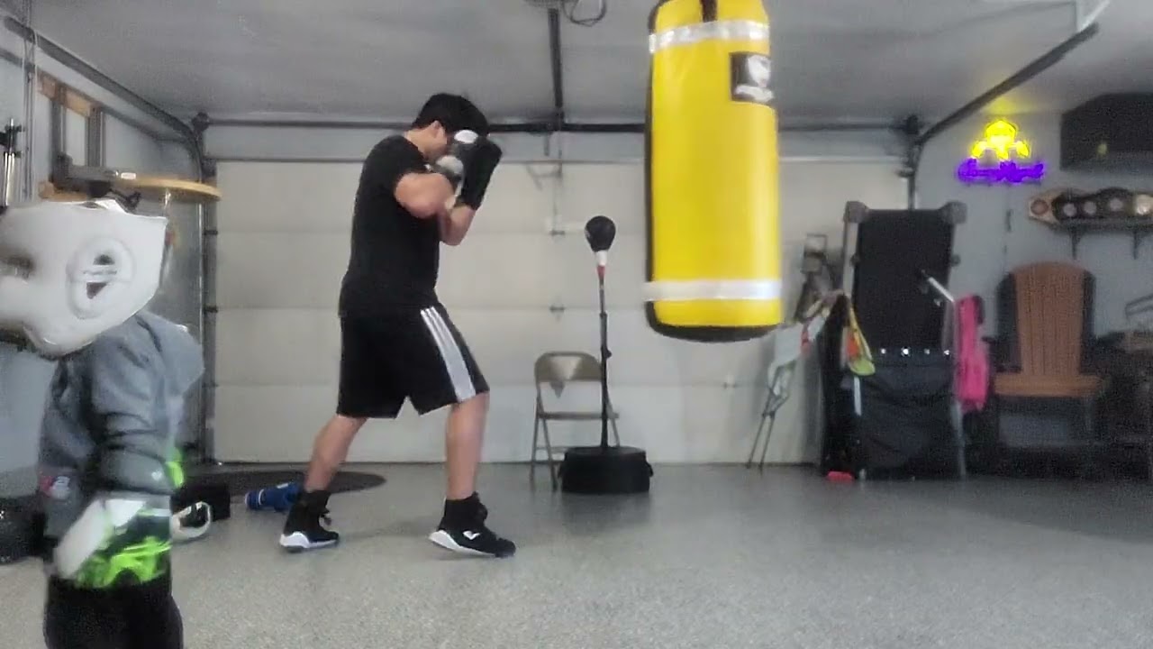 @teamcardona  ..Andres Cardona  jr  3-3-2026  entrenando con su padre y abuelo en fargo.nd