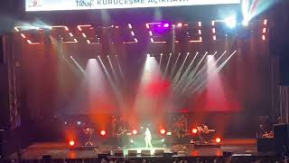 Hande Yener - Düşünme Hiç - Kuruceşme Konser