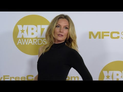 Mona Wales 2020 XBIZ Awards Red Carpet Fashion in 4K