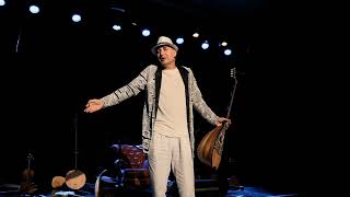 Kaçak Yolcu - Annem Gösteri̇ye Geli̇rse