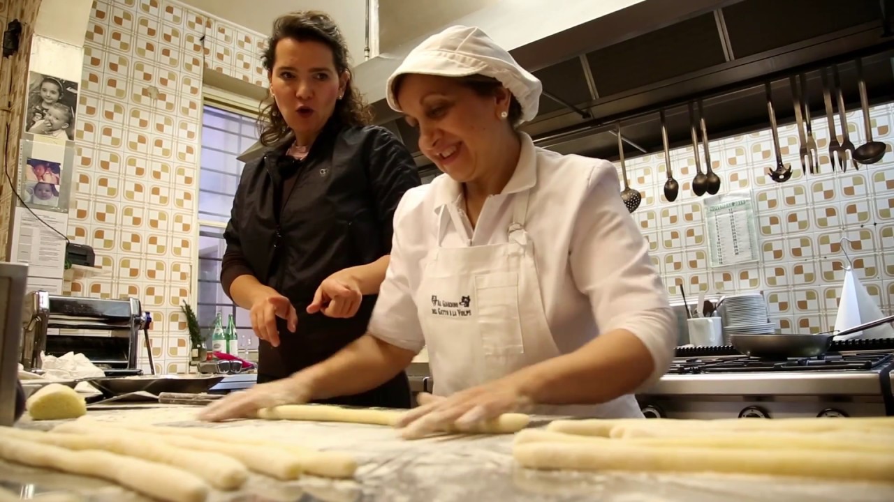 Cooking Class in Rome - YouTube