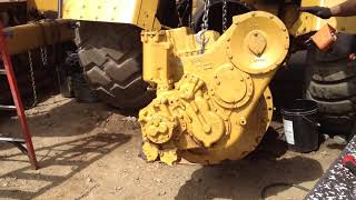 054 Caterpillar 623B scraper transmission removal