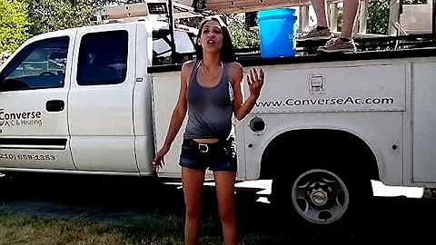 Jennifer Kerr doing the ALS ice bucket challenge