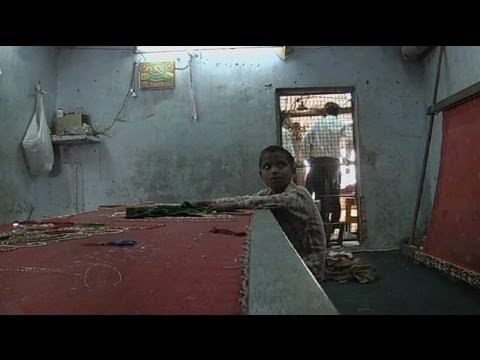 Hindistan'da çocuk işçi çalıştıran iş yerlerine baskın