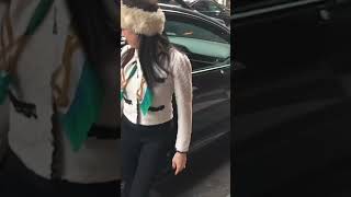 Car Etiquette Here Is One Option Of How To Get Into A Car Elegantly