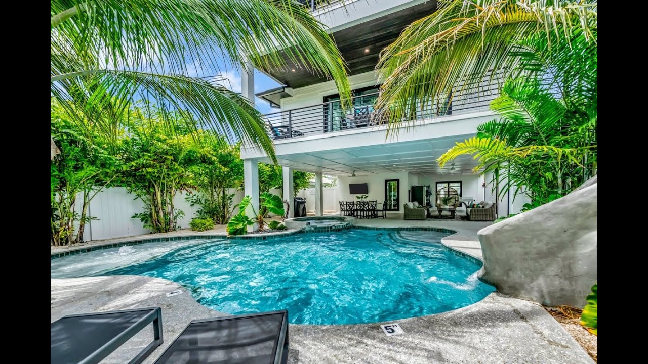 Endless Summer - Luxurious 6 Bedroom House in Lido Key, FL - Sleeps 16