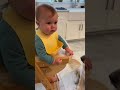 【愛おしすぎ】大切なクッキーをゴールデンに差し出した赤ちゃん…その後の顔が最高すぎた🍪🐕 #赤ちゃんと犬 #ゴールデンレトリバー #shorts #癒やし