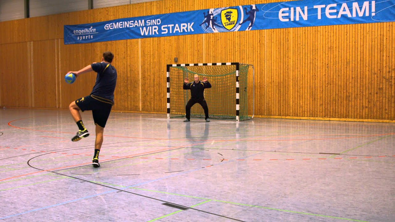 SloMo: Rückraumwurf von Harald Reinkind