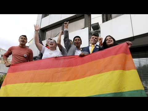 Video: Ecuador Legalisiert Gleichgeschlechtliche Ehen
