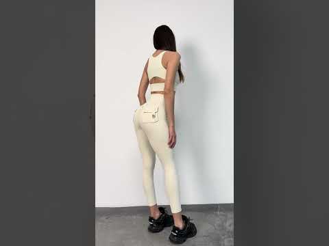 Легінси і топ для спорту, молочного кольору фітнес костюм для тренеровок, відео 4