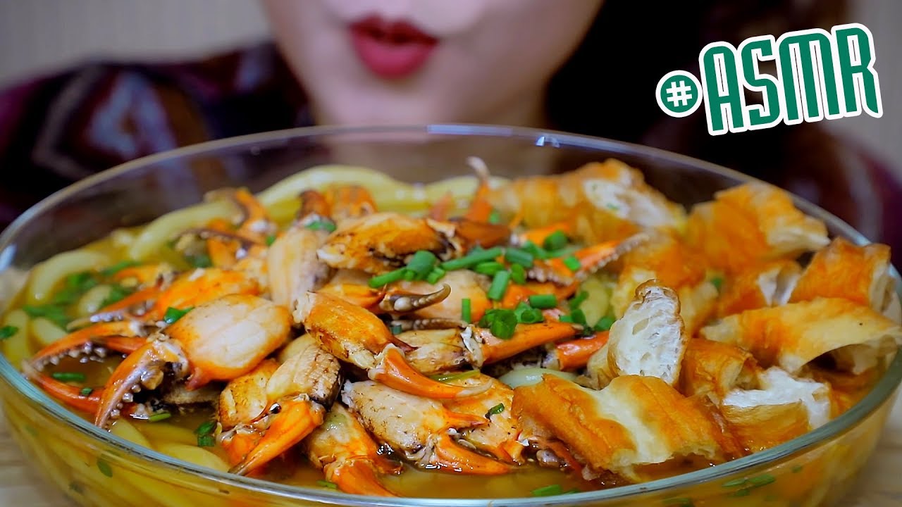 chewing gum silence ASMR eating Vietnamese thick noodle soup with crab chelipeds , Slurping EATING SOUNDS | LINH-ASMR