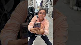 Be careful walking around London! 📞😱 #comedyskit #holidayswithyoutube #londonlife #friendship