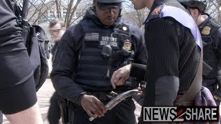 Man with black powder pistol, daggers vs Secret Service