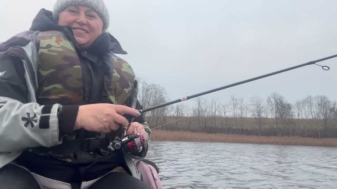 Поймала большого ОКУНЯ и получила массу адреналина.