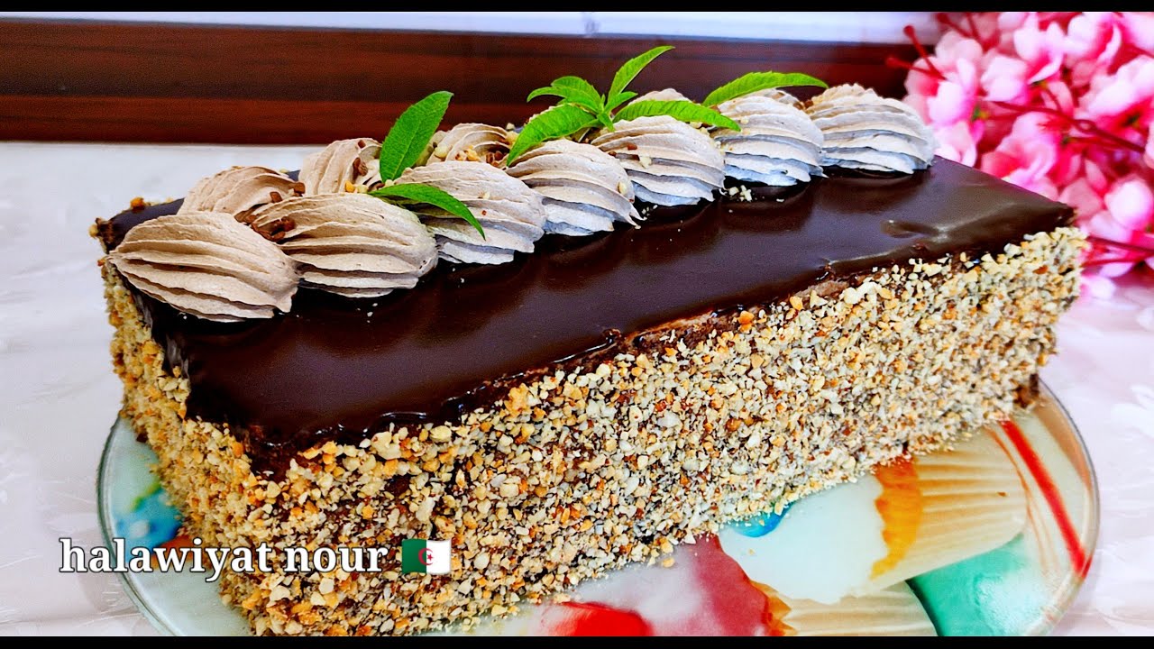 حلويات نور/ كيكة تحت الطلب 😀 بكل تفاصيلها بدوق القهوة المميز