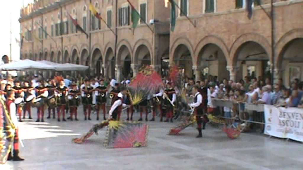 Tenzone Aurea 2013 - Coppia Musici e Sbandieratori della Città Murata - GIRLANDA /ZAPPON