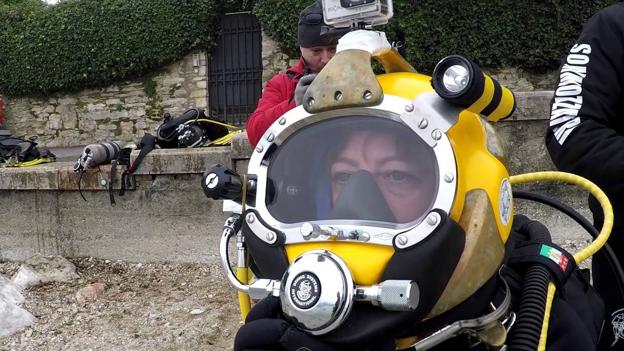 Immersione con casco professionale  . Torri del Benaco