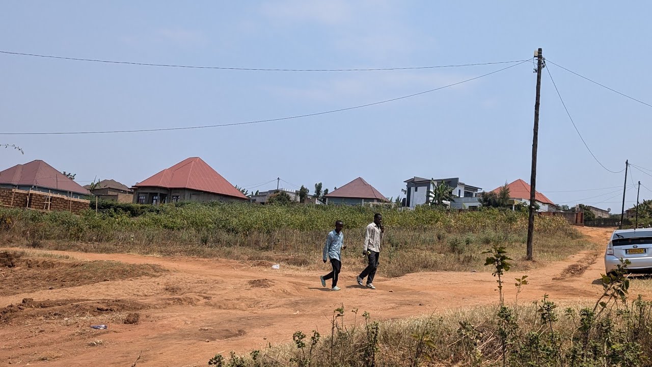 5 million kugeza 10M Kuruyenzi ibibanza byiza mumiturire R 1 ugura ikibanza arakorerwa mutation 